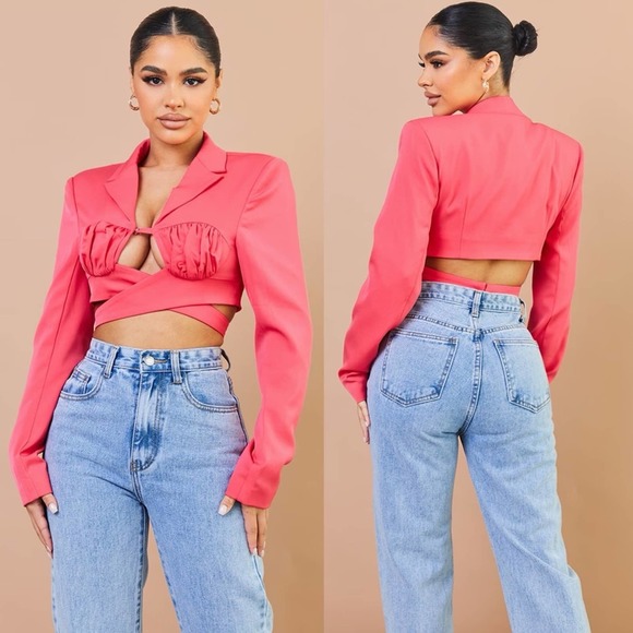 PrettyLittleThing Petite Pink Ruched Bust Cropped Blazer - Picture 3 of 10